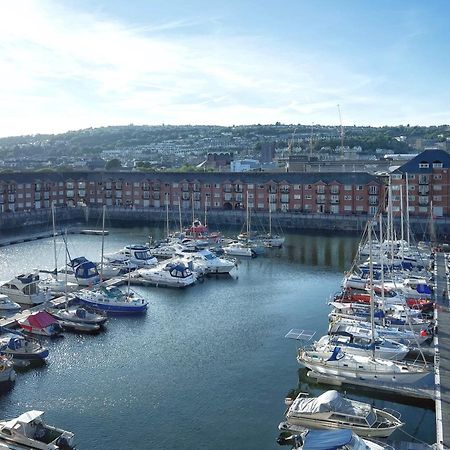 Elegant And Bright Seaside Apt In Swansea Marina מראה חיצוני תמונה