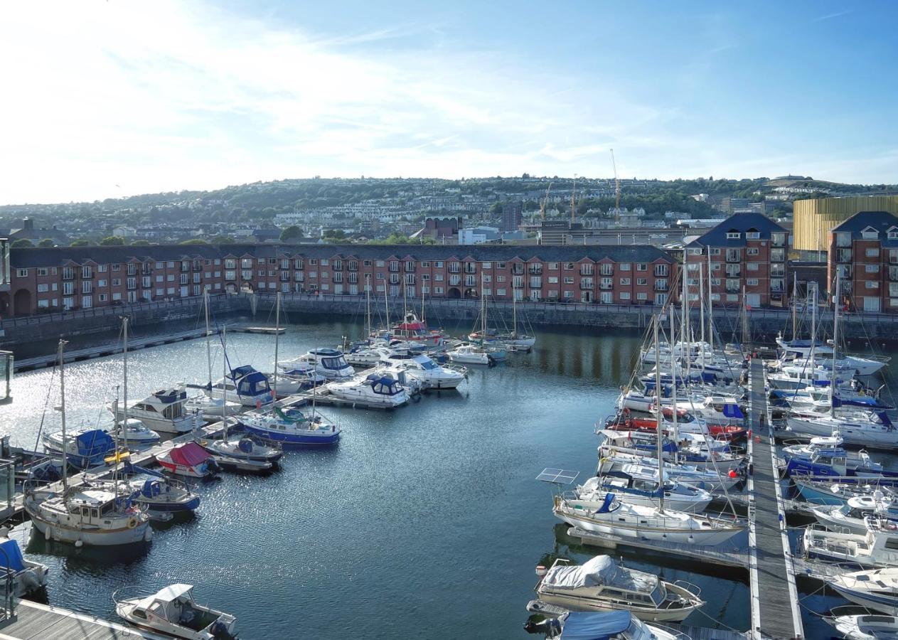 Elegant And Bright Seaside Apt In Swansea Marina מראה חיצוני תמונה