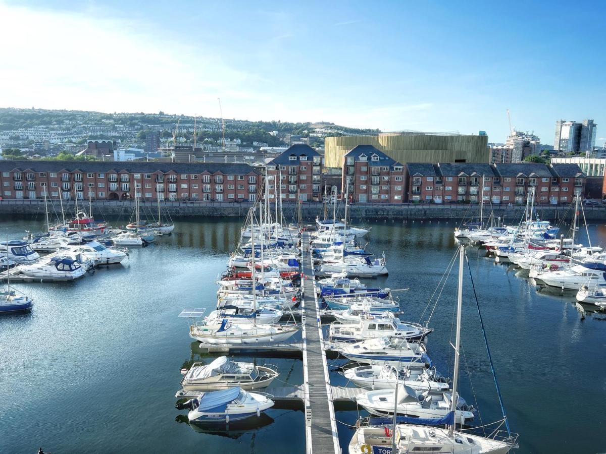 Elegant And Bright Seaside Apt In Swansea Marina מראה חיצוני תמונה