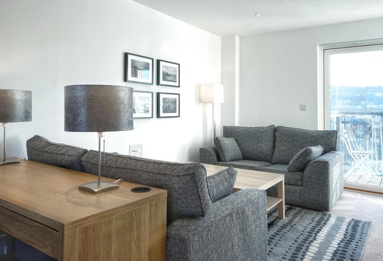 Elegant And Bright Seaside Apt In Swansea Marina מראה חיצוני תמונה