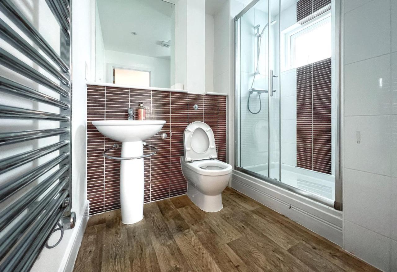 Elegant And Bright Seaside Apt In Swansea Marina מראה חיצוני תמונה