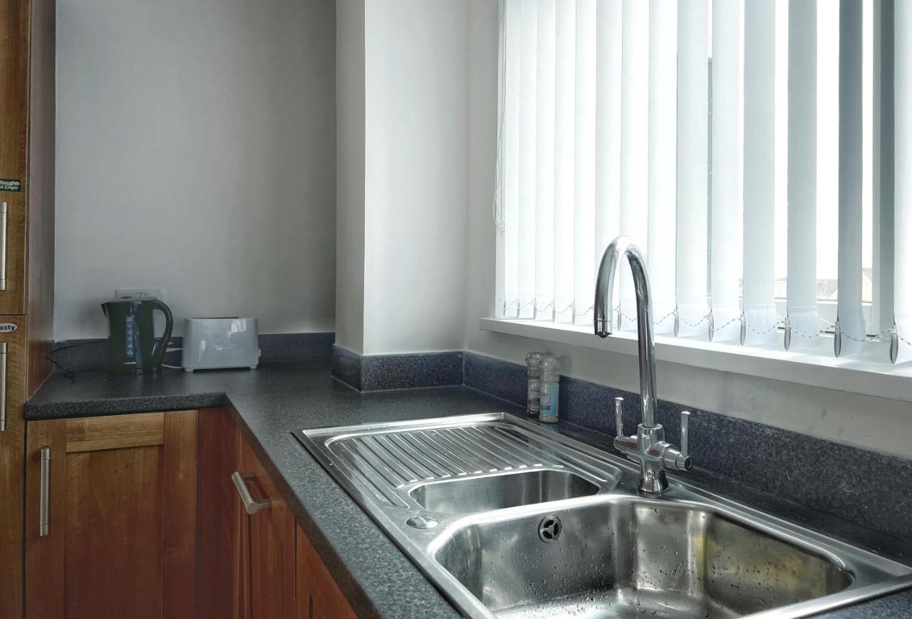 Elegant And Bright Seaside Apt In Swansea Marina מראה חיצוני תמונה